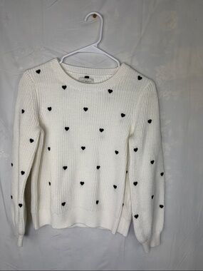 Lucky Brand White Crewneck Sweater with Navy Heart Detail